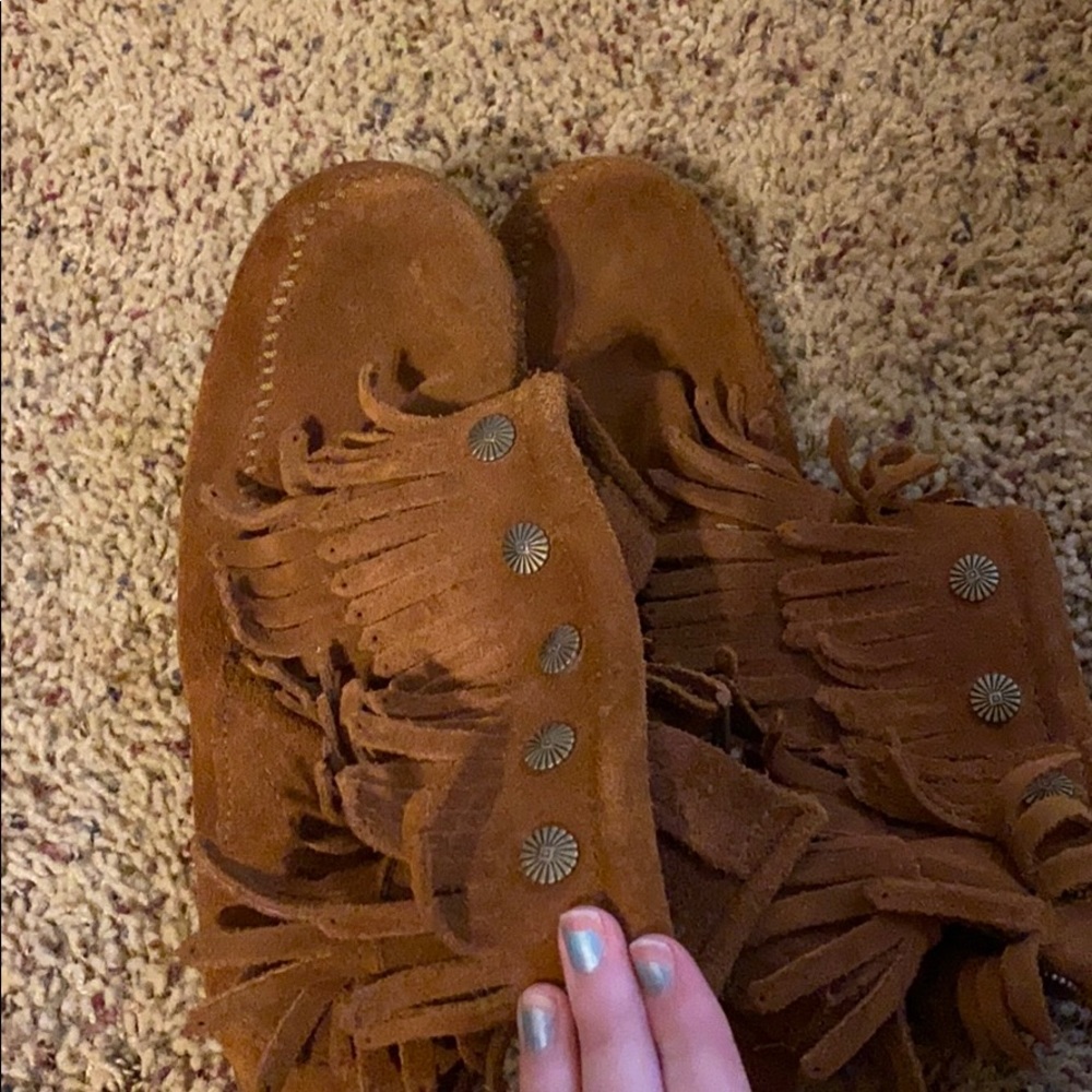 Brown fringe Indian booties!